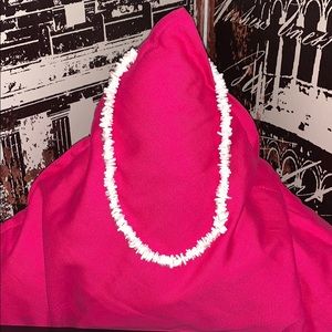 White shell necklace